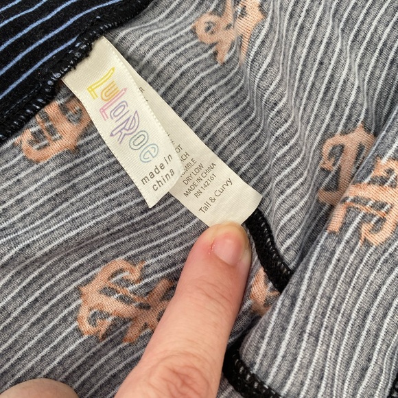 Anchor Leggings Lularoe - Picture 3 of 3